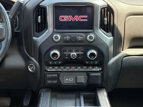 Used 2020 GMC Sierra 1500 Denali w/ Denali Ultimate Package AWD/4WD image 11