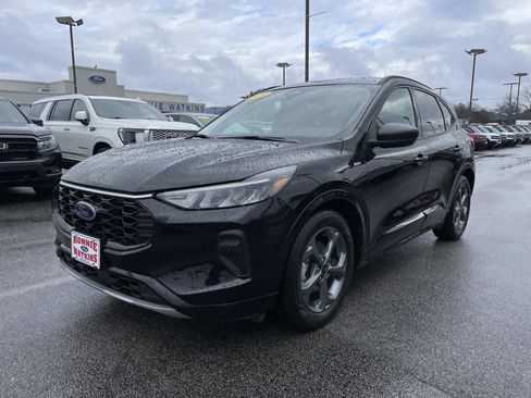 Certified 2023 Ford Escape ST-Line w/ Tech Pack #1 image 9