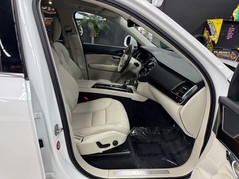 Used 2018 Volvo XC90 T6 Momentum w/ Momentum Plus Package AWD/4WD image 23