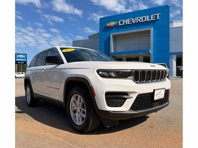 Used 2023 Jeep Grand Cherokee Laredo