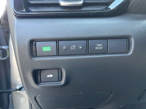 Used 2024 Nissan Sentra SV w/ Lighting Package FWD image 18