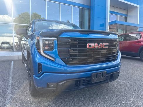 Used 2022 GMC Sierra 1500 Elevation AWD/4WD image 2