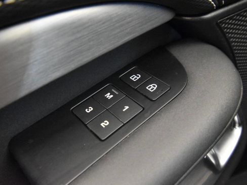 Used 2021 Land Rover Discovery S R-Dynamic image 33