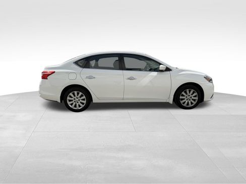 Used 2019 Nissan Sentra S FWD image 2