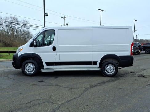 Used 2025 RAM ProMaster 2500 w/ U-Haul Equipment Group FWD image 5