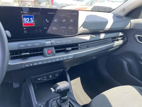 Used 2025 Kia K4 LXS image 17