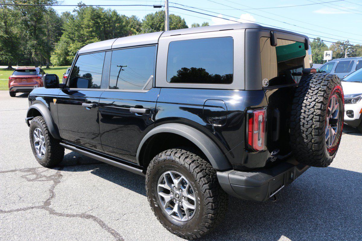 Used 2025 Ford Bronco Badlands AWD/4WD image 3