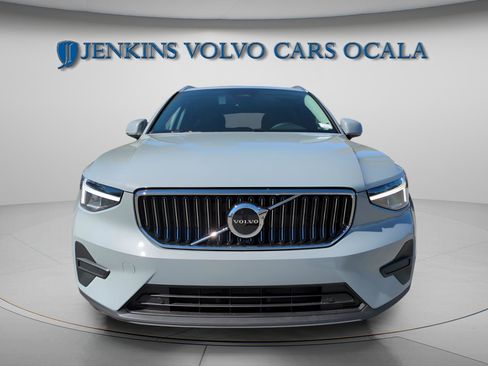 New 2025 Volvo XC40 B5 Core w/ Protection Package Premier image 3