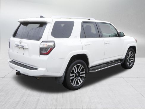 Used 2017 Toyota 4Runner SR5 Premium RWD image 7