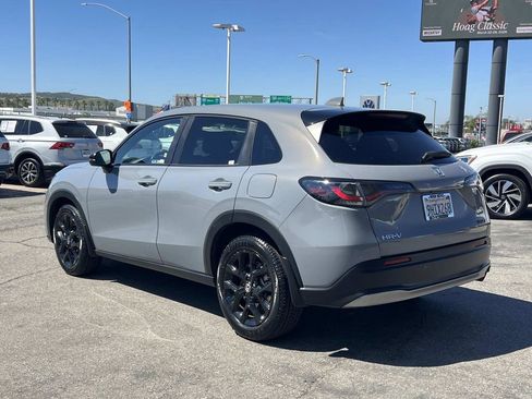 Used 2024 Honda HR-V Sport image 3