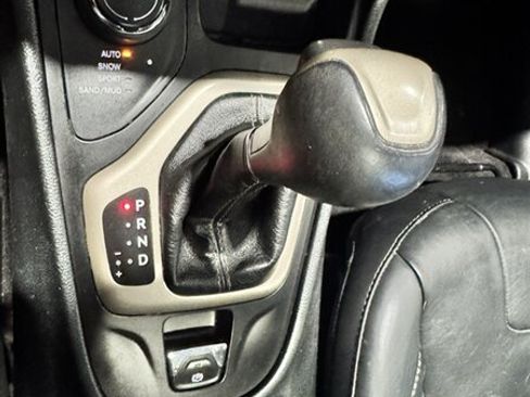 Used 2016 Jeep Cherokee Limited AWD/4WD image 14