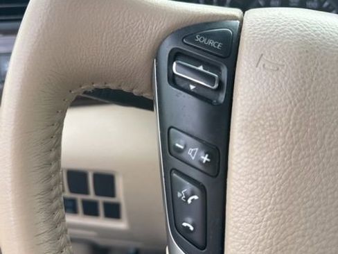 Used 2015 Nissan Quest SV image 9