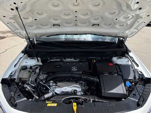 Used 2023 Mercedes-Benz GLB 250 4MATIC image 50