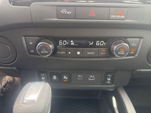 Used 2024 Nissan Frontier SL w/ Technology Package image 29