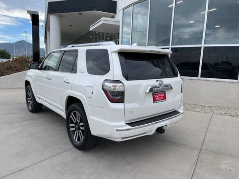 Used 2022 Toyota 4Runner Limited AWD/4WD image 4