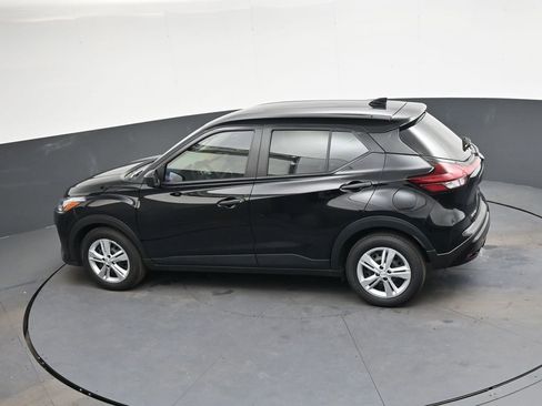 Certified 2025 Nissan Kicks Play S FWD image 31