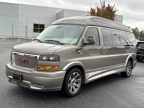 Used 2020 GMC Savana 2500 Extended w/ Enhanced Convenience Package image 6