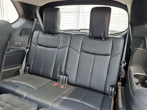 Used 2017 Nissan Pathfinder Platinum w/ Midnight Edition Package FWD image 11