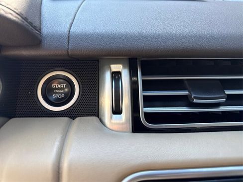 Used 2019 Land Rover Range Rover HSE image 50