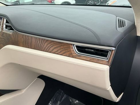 Used 2017 Tesla Model X 75D image 65