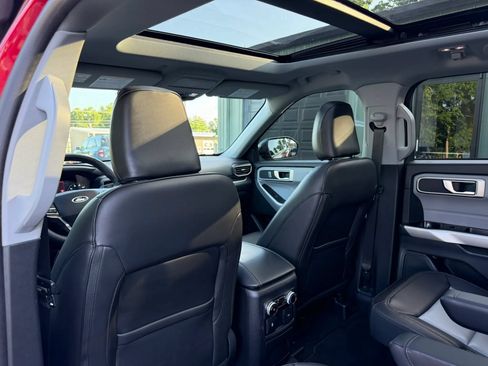 Used 2024 Ford Explorer XLT w/ Equipment Group 202A AWD/4WD image 24