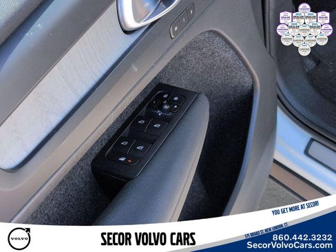 Used 2023 Volvo XC40 B5 Plus w/ Driver Assist Package AWD/4WD image 6
