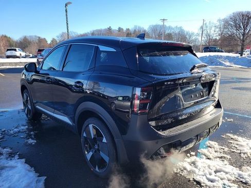 New 2026 Nissan Kicks SR image 8