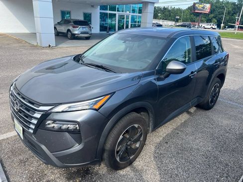 Used 2025 Nissan Rogue SV AWD/4WD image 1