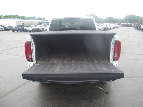 Used 2023 GMC Sierra 1500 SLT w/ SLT Premium Package AWD/4WD image 10