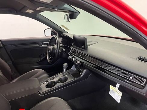 Used 2025 Honda Civic Sport image 11