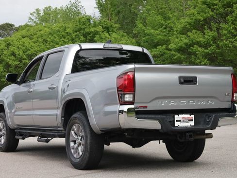 Used 2019 Toyota Tacoma SR5 image 3