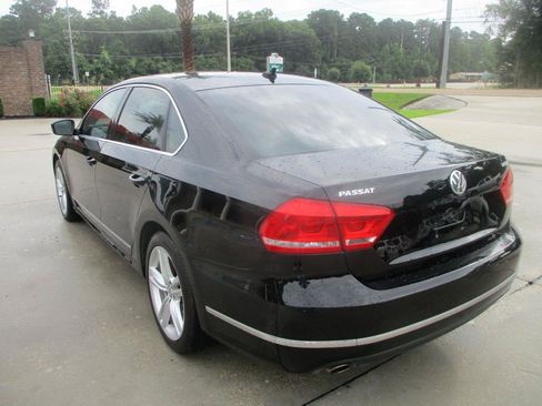 Used 2014 Volkswagen Passat TDI SEL Premium FWD image 9