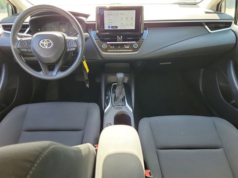Used 2025 Toyota Corolla LE image 12