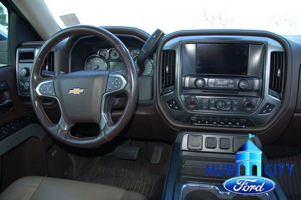 Used 2018 Chevrolet Silverado 1500 LTZ Z71 w/ LTZ Plus Package AWD/4WD image 19