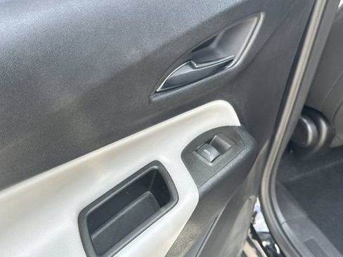 Used 2023 Chevrolet Equinox LS w/ Driver Confidence II Package FWD image 15