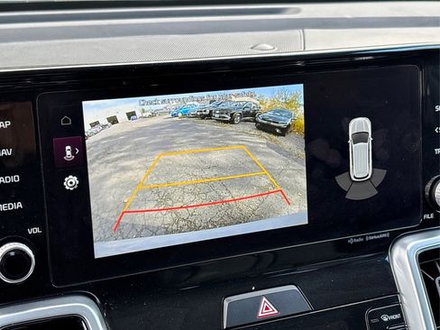 Used 2022 Kia Sorento SX image 25