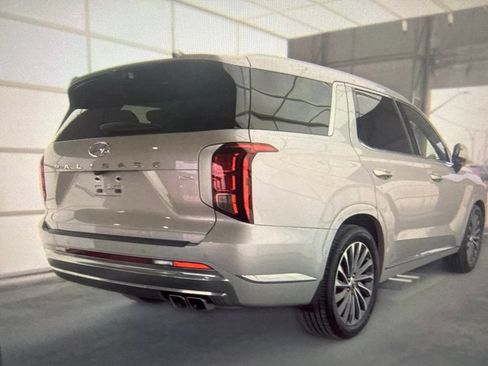 Used 2023 Hyundai Palisade Calligraphy AWD/4WD image 3