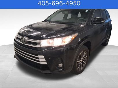 Used 2017 Toyota Highlander SE