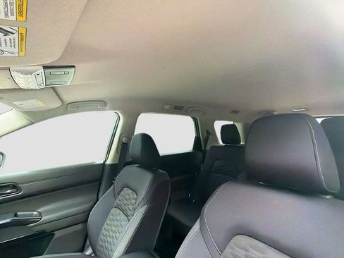 New 2025 Nissan Pathfinder SV w/ Black Appearance Package image 23