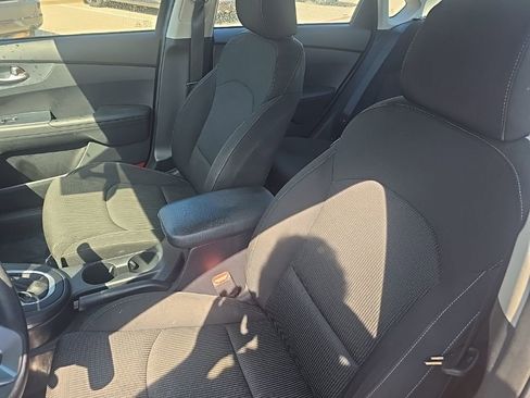 Used 2020 Kia Forte LXS image 9