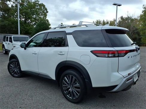 Used 2025 Nissan Pathfinder SL w/ SL Premium Package image 18