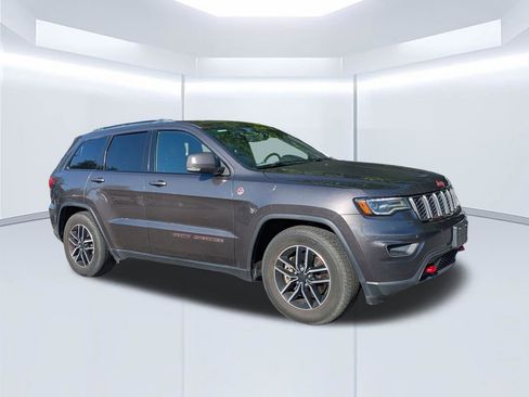 Used 2020 Jeep Grand Cherokee Trailhawk w/ Trailhawk Luxury Group AWD/4WD image 2