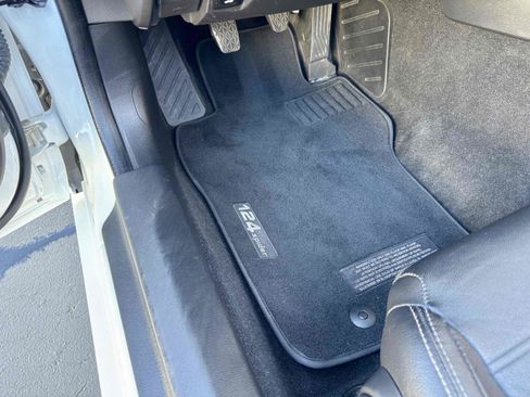 Used 2017 FIAT 124 Spider Lusso image 40