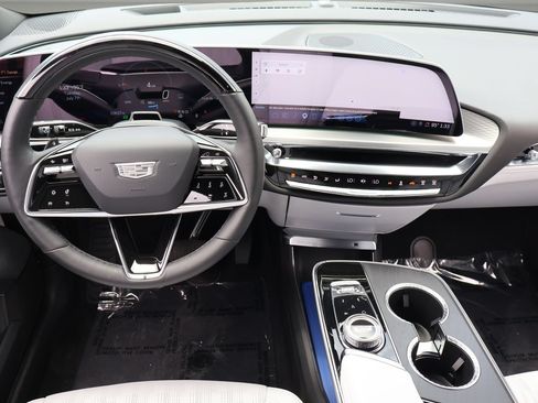 Used 2023 Cadillac Lyriq 2WD image 16
