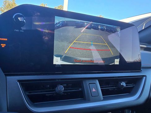 Used 2025 Lexus UX 300h AWD image 29