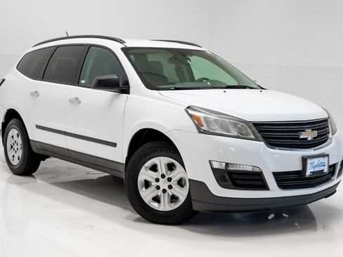 Used 2017 Chevrolet Traverse LS FWD image 6