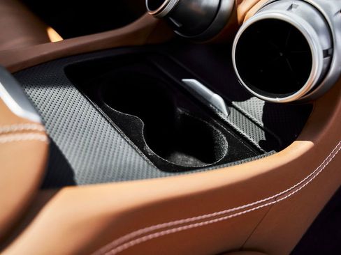 Used 2018 Ferrari GTC4Lusso image 46