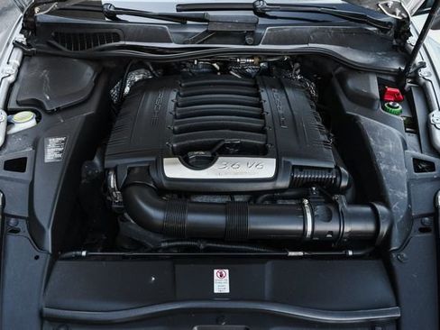 Used 2011 Porsche Cayenne image 24