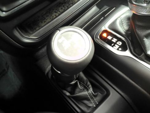 Used 2024 Jeep Wrangler High Altitude image 39