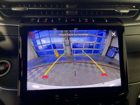 New 2025 Jeep Grand Cherokee Limited image 16